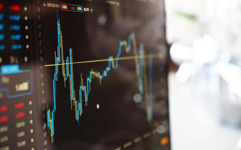 How does leverage work in forex? Risks and rewards
